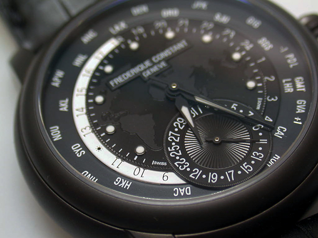 Frederique Constant Worldtimer Herrenuhr in Edelstahl schwarz mit schwarzem Zifferblatt