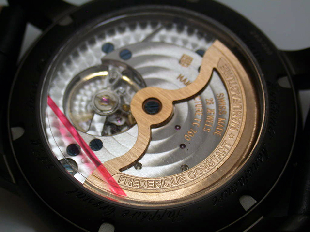 Werkansicht Frederique Constant Worldtimer Herrenuhr in Edelstahl schwarz mit schwarzem Zifferblatt